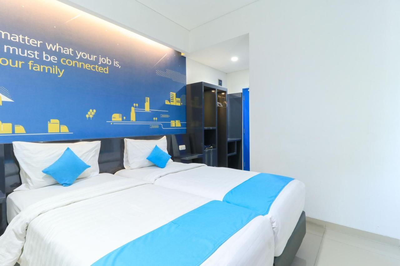 Hotel Berlian International Surabaya Exterior foto